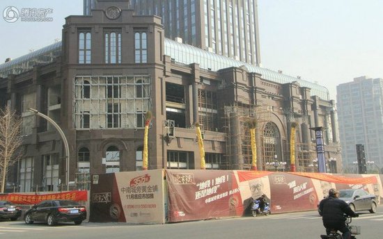 ��ͨ��һ���ݳ�Ʒ��؛��������