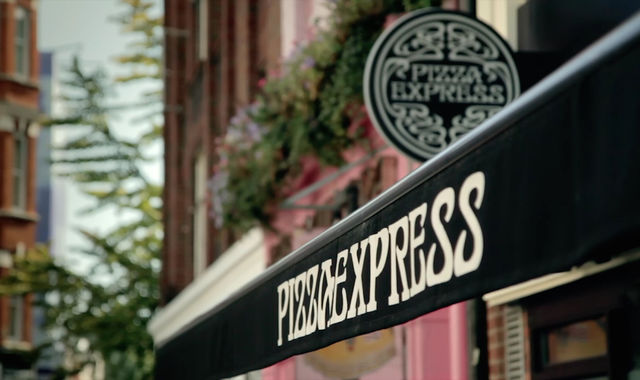 PizzaExpressҪ���A�_����� ��������Ӣ��2��