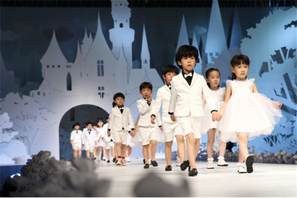 ̫ƽ�Bͯ�b����(d��)���l(f��)չ ȥ�������~ͬ����104��